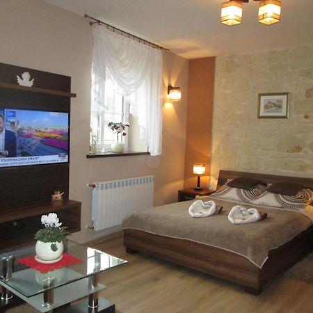 Apartamenty Przy Farze คาชิเมียร์ซ ดอลนี ภายนอก รูปภาพ